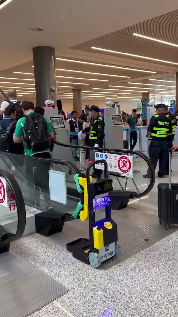 Cleaning Machines for Handrail - огляд і ціна Escalator Cleaning Machine